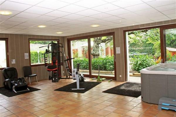 Les Marronniers Hotel